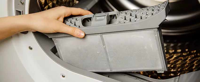 Signs Of A Clogged Dryer Lint Trap in Dickinson, Texas